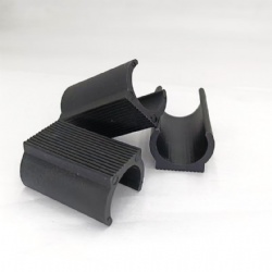 Straight-grained open pipe clamps